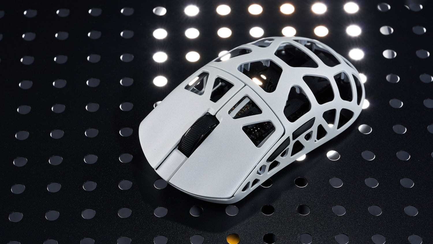 How to Properly Clean Your Mouse？