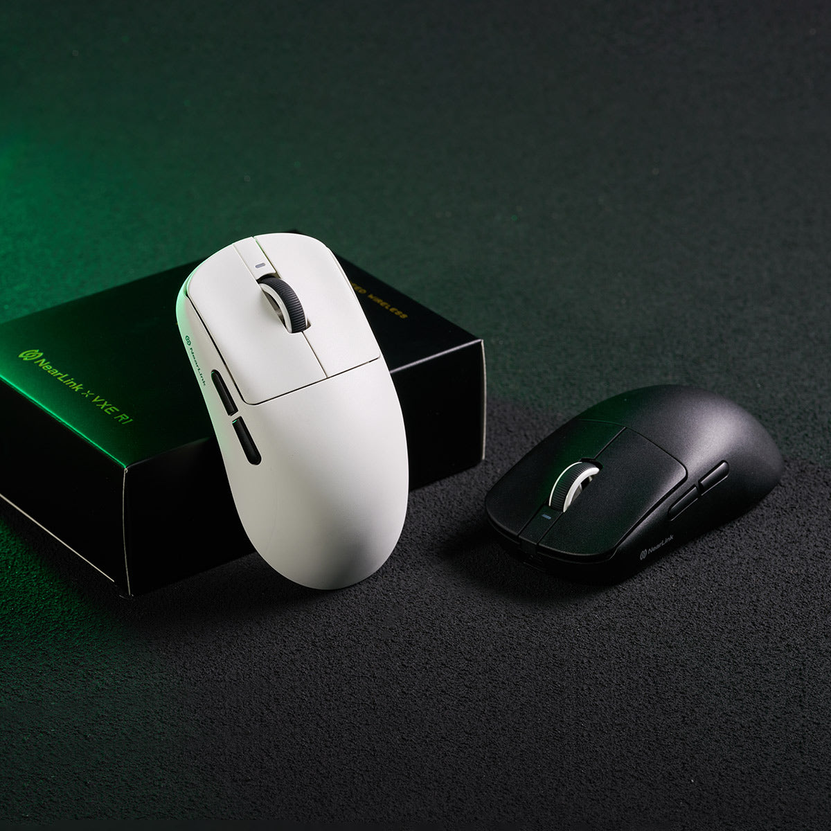 VXE R1 SE+ white wireless gaming mouse next to black EDGE 75 mouse, with NearLink x VXE R1 box.